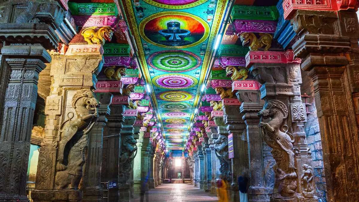 Meenakshi Amman Temple: Devotion, Architecture