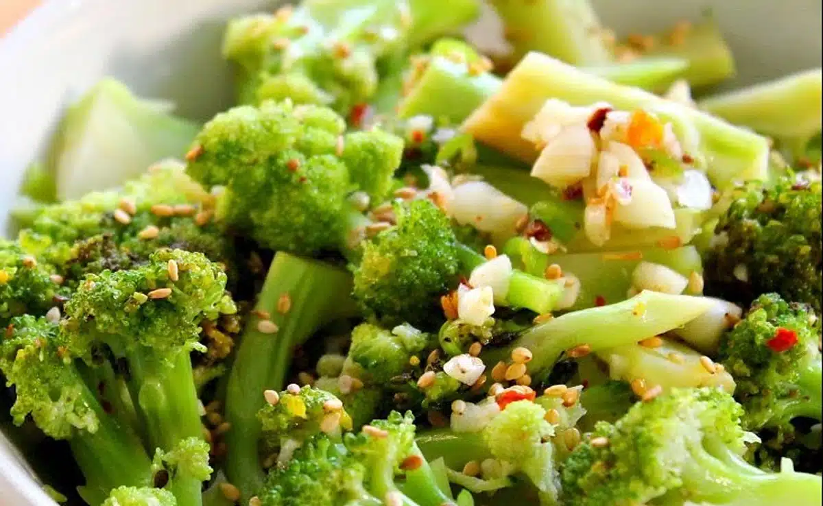 How does broccoli help in weight loss?