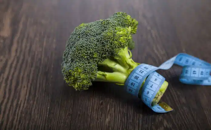 How does broccoli help in weight loss?