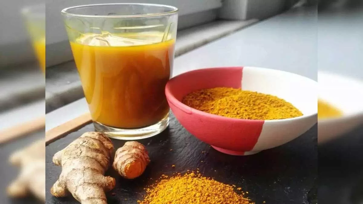 Mix turmeric in water in the morning and drink these 7 benefits