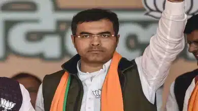 FIR lodged against BJP candidate Parvesh Verma, accused of distributing shoes to voters