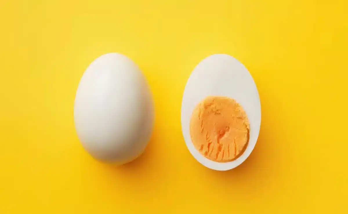 Whole Eggs vs Egg Whites: Which has more protein and nutrition?