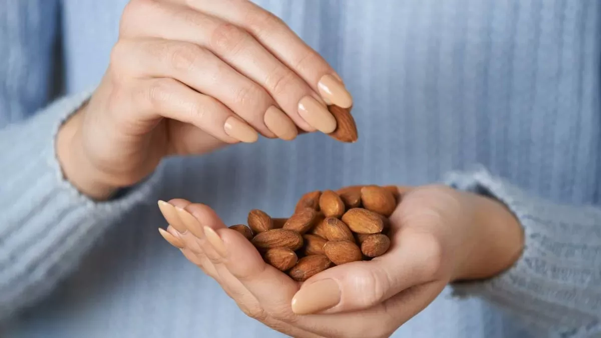 
Know how much, when and how to eat Almond for better health.