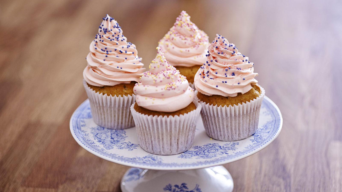 Cupcake: Cupcake Recipes to Delight Your Guests on New Year