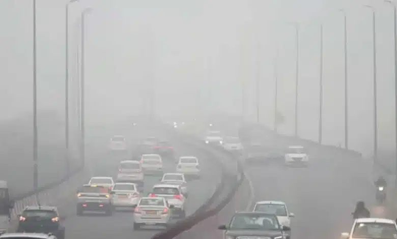 Fog 'wreaks havoc' across North India including Delhi, hundreds of flights and trains affected