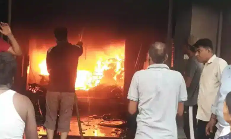 Ghaziabad: Four killed in massive fire in a house in Loni