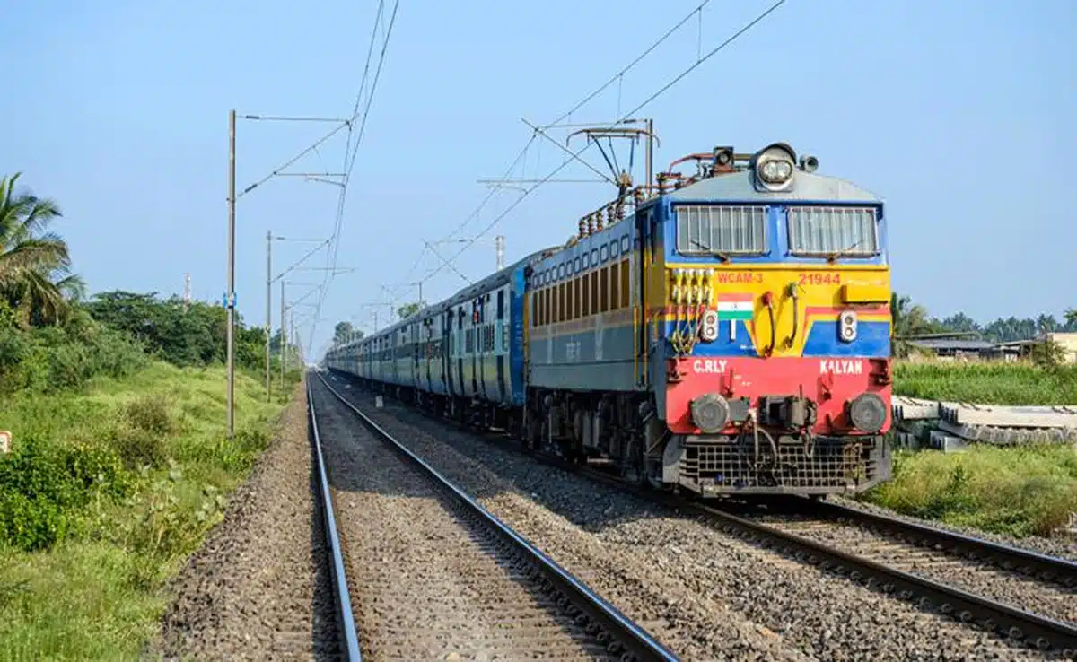 Mahakumbh: Indian Railways will send several trains to Prayagraj to ensure smooth travel of devotees.