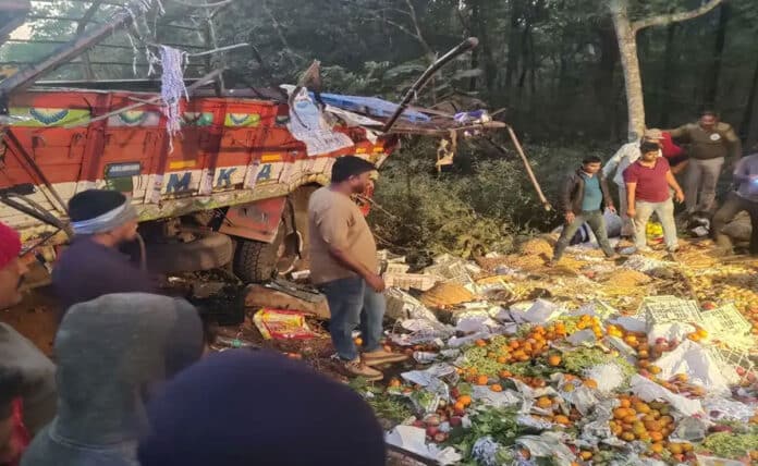 Karnataka: 9 people killed in collision between vegetable truck and tripper in Uttara Kannada district