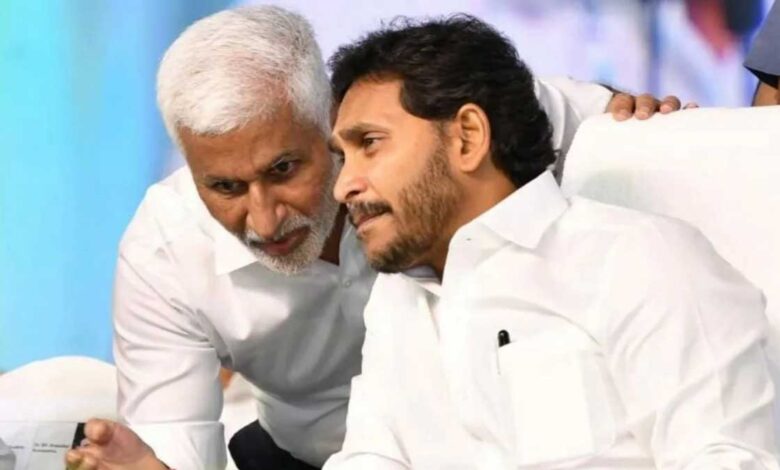 YSRCP leader Vijayasai Reddy leaves politics