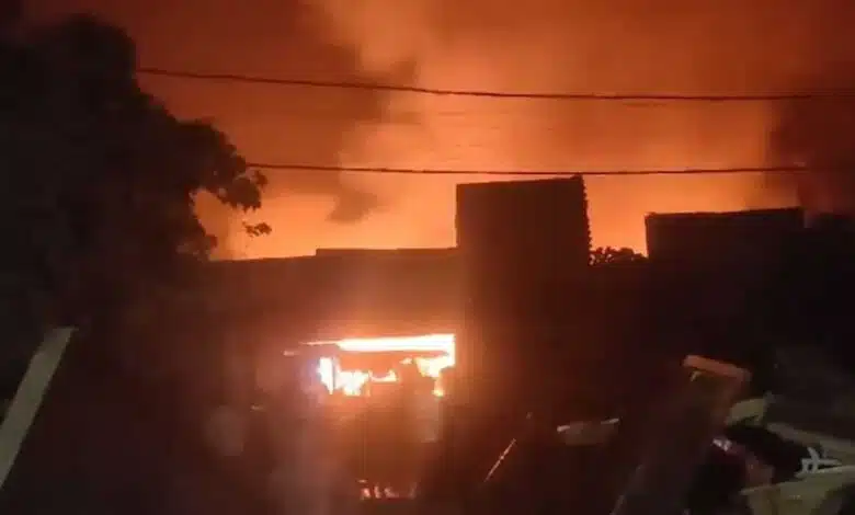Ghaziabad: A massive fire broke out in a scrap warehouse in Bhopura area.