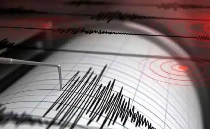 Earthquake of 4 magnitude in Delhi-NCR, strong tremors felt across North India