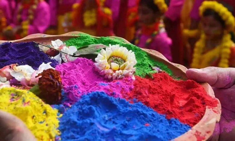 Make natural colours from these flowers on Holi