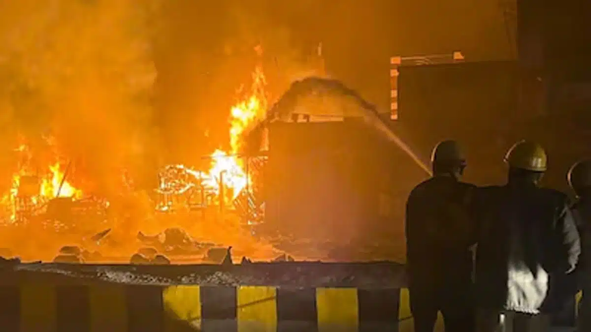 Ghaziabad: A massive fire broke out in a scrap warehouse in Bhopura area.