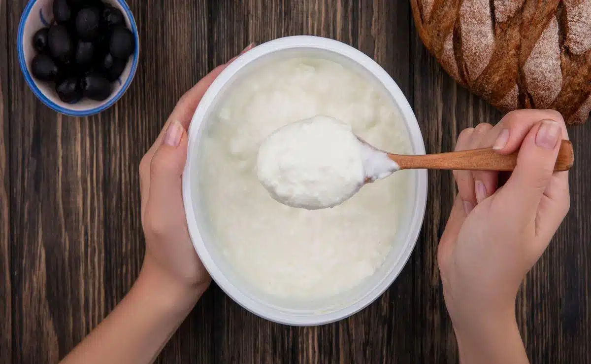 Applying curd on hair prevents these scalp problems, know its benefits and methods of use.