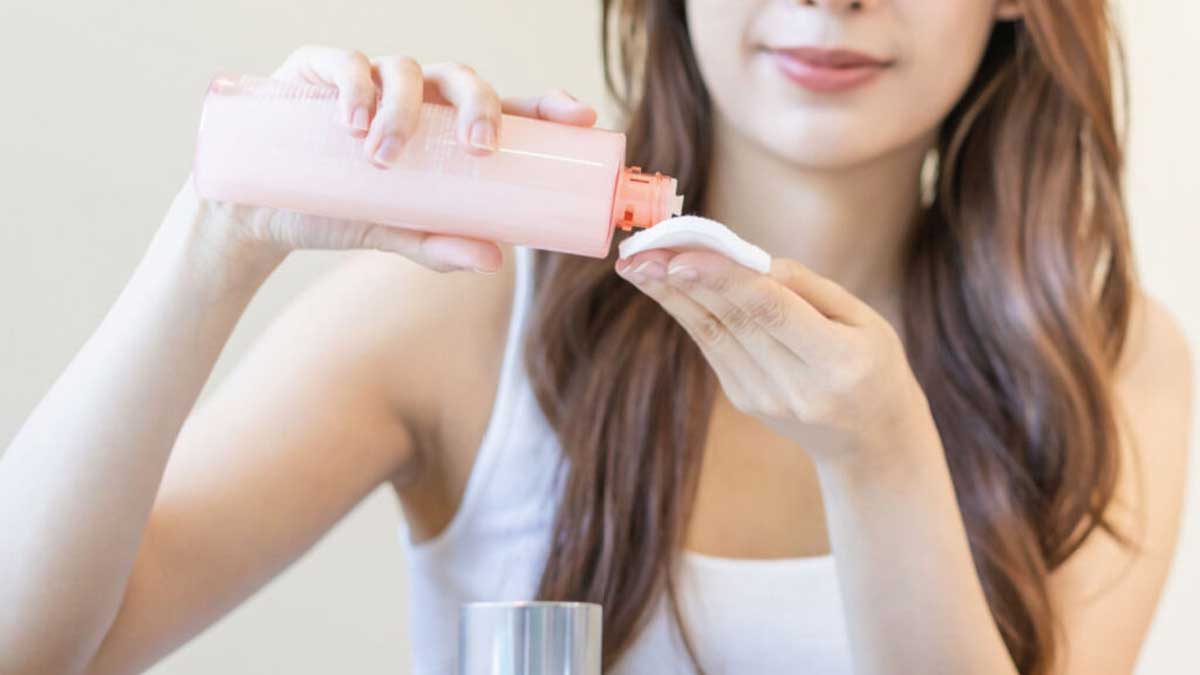 Benefits and Uses of Applying Rose Water