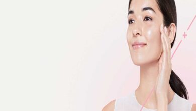 Applying Vitamin E Capsules