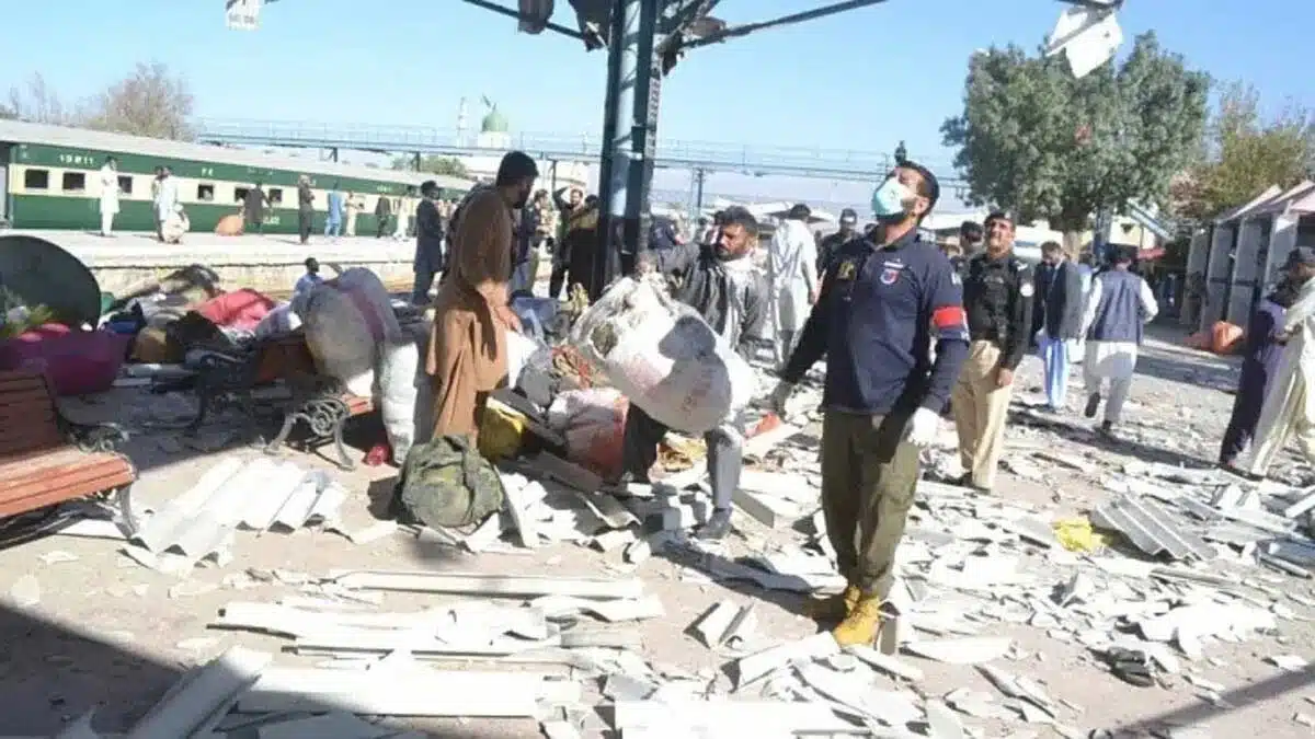 Armed men opened fire on a train going from Pakistan to Peshawar