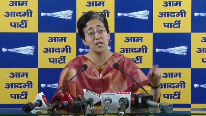 Atishi asked 4 questions on Mahila Samridhi Yojana
