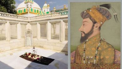 A PIL was filed in the Bombay High Court to remove Aurangzeb's grave
