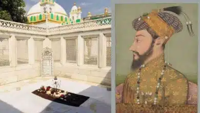 A PIL was filed in the Bombay High Court to remove Aurangzeb's grave