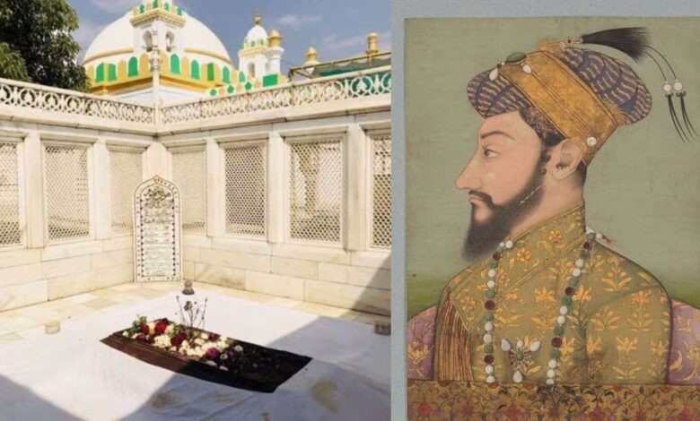 A PIL was filed in the Bombay High Court to remove Aurangzeb's grave