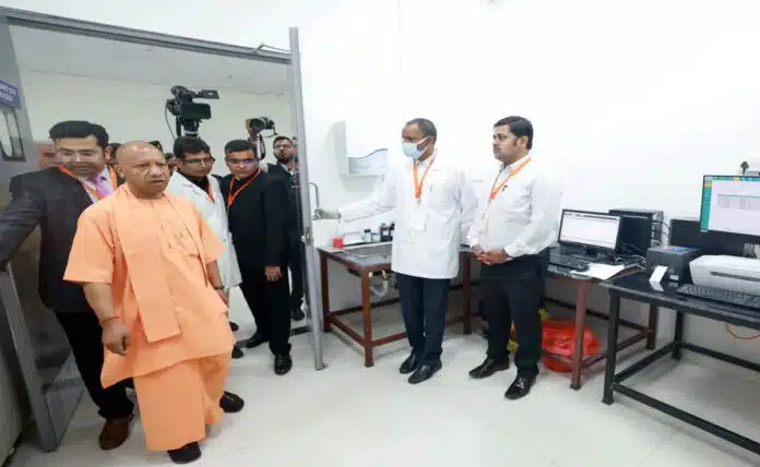 Chief Minister Yogi Adityanath inaugurated the first smart hospital of Jhansi