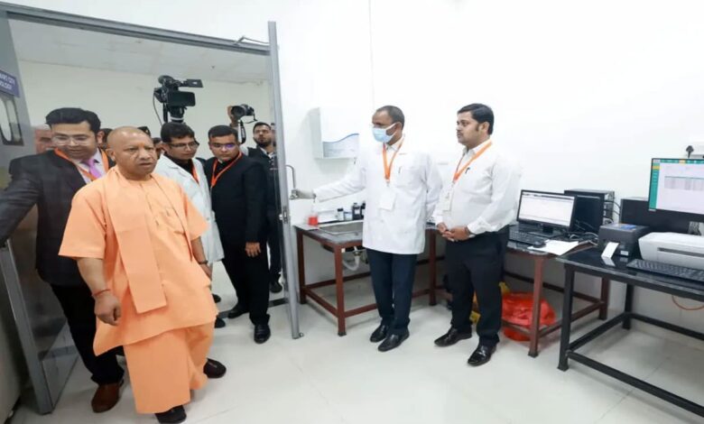 Chief Minister Yogi Adityanath inaugurated the first smart hospital of Jhansi