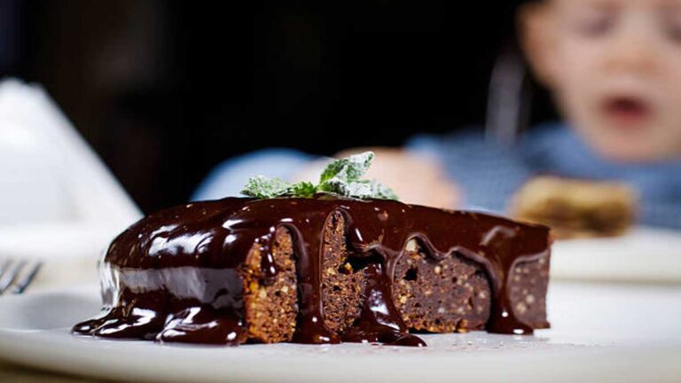 Chocolate Cake की बेहतरीन रेसिपी और इसके विभिन्न प्रकार