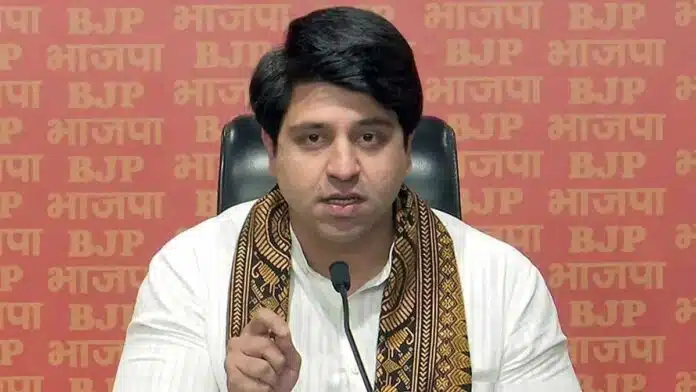 Shehzad Poonawala's attack on tender reservation in Karnataka