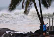 Cyclone Alfred hits eastern Australia; Schools closed, transport stopped in Queensland