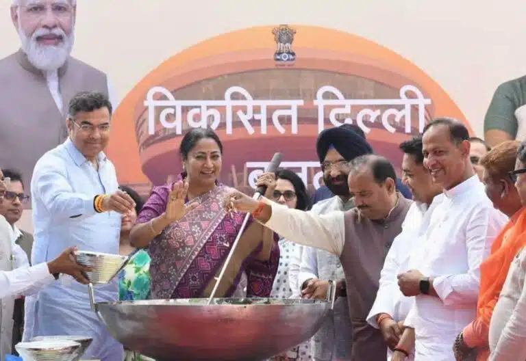 Delhi की CM Rekha Gupta ने खीर के साथ विधानसभा सत्र की शुरुआत की