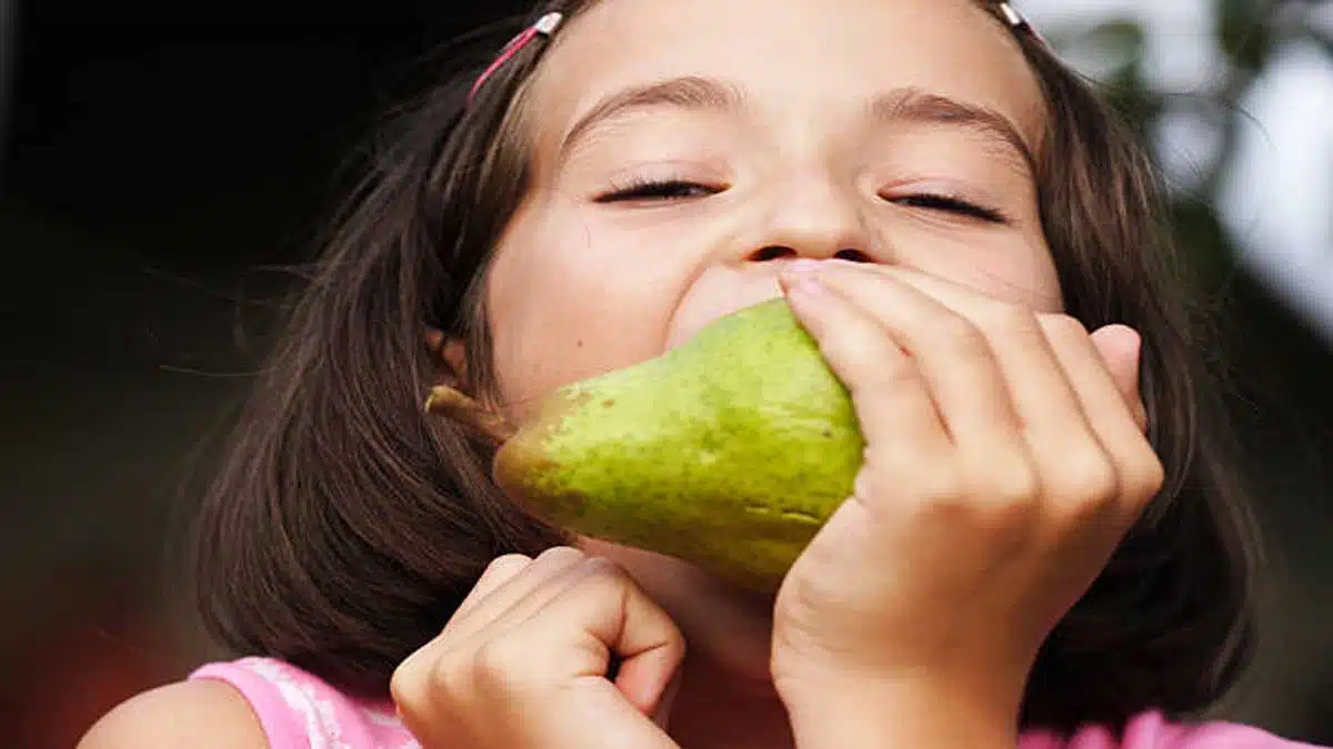 Benefits and Health Effects of Eating Pears