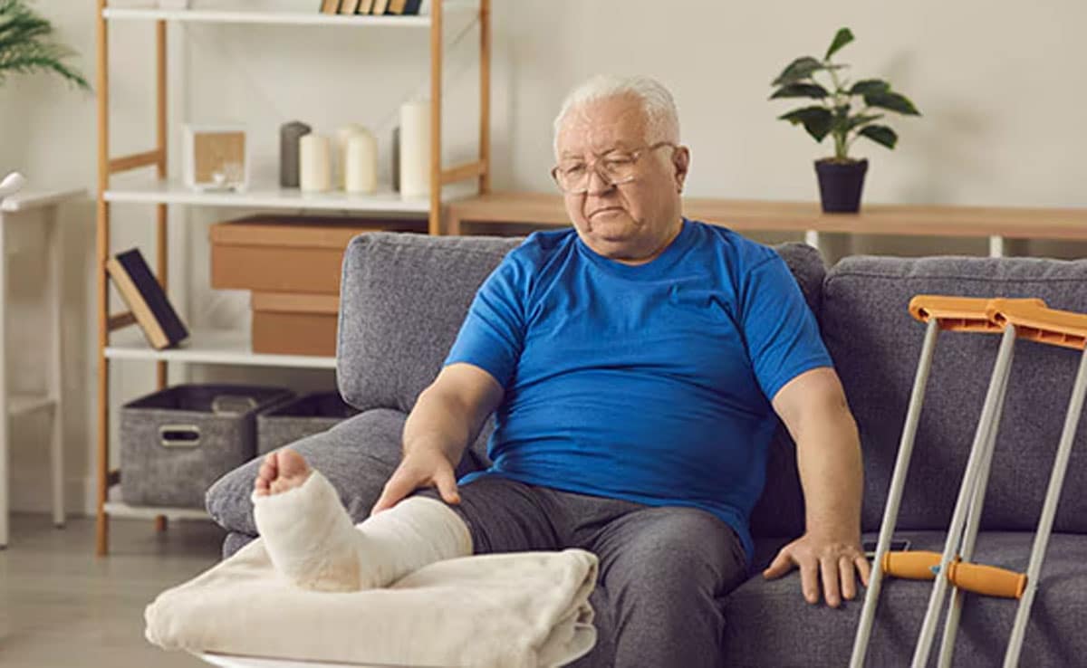 How does diabetes weaken your bones and joints?
