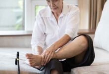 Foot pain due to Heels? Try these remedies to get relief!