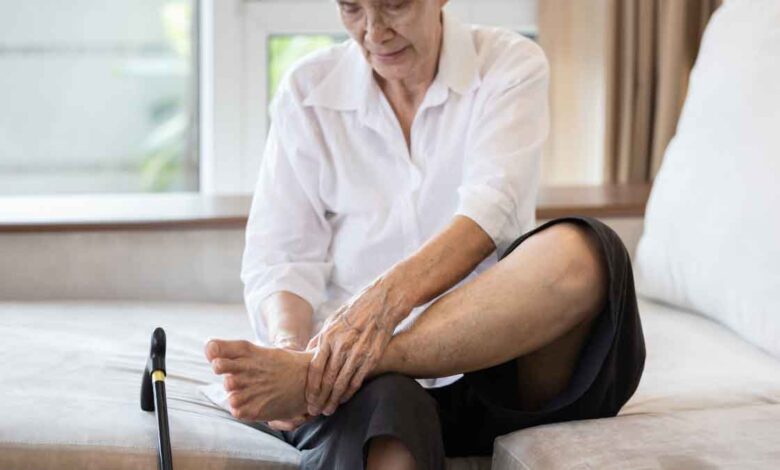 Foot pain due to Heels? Try these remedies to get relief!