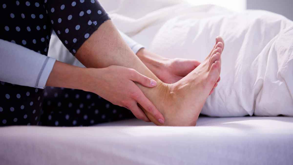 Foot pain due to Heels? Try these remedies to get relief!