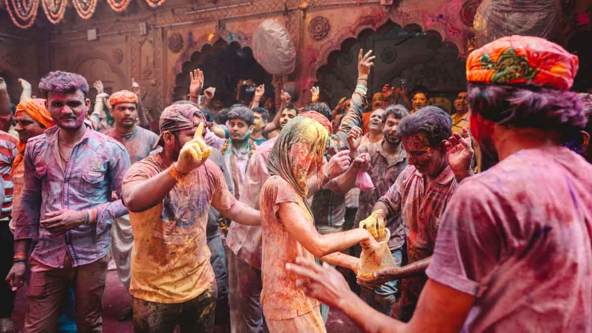 Holi is not celebrated in these places of India, know why!