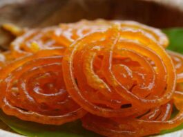 Jalebi: Crispy and Juicy Jalebi at Home