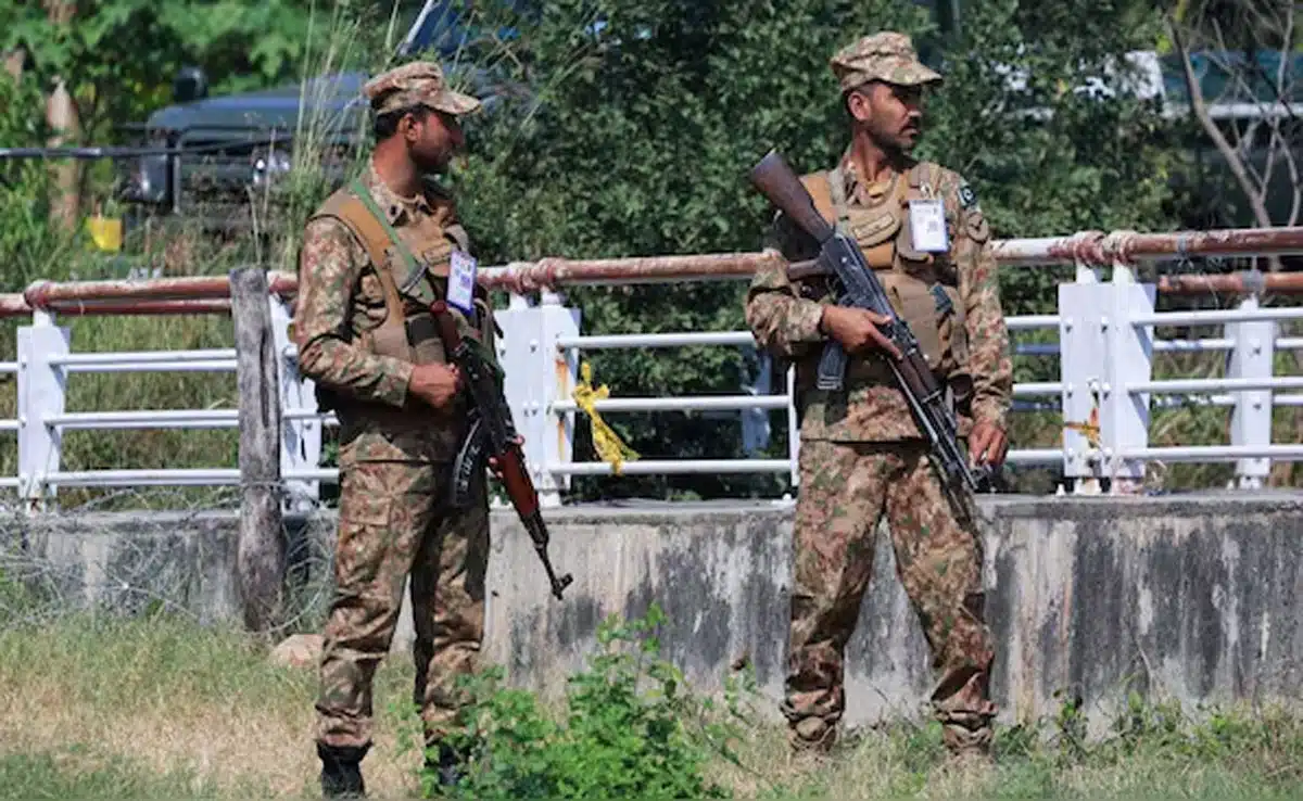 Bomb blast near bus carrying security forces in Balochistan; 5 killed, 10 injured