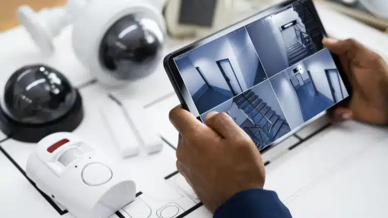घर में CCTV लगाने से पहले जान लें ये बातें!