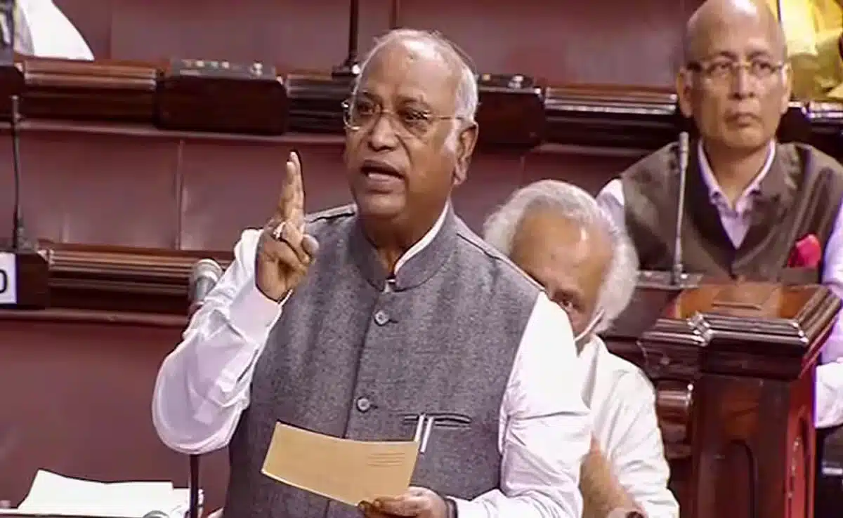 Mallikarjun Kharge's statement caused a ruckus, he clarified by apologizing in Rajya Sabha