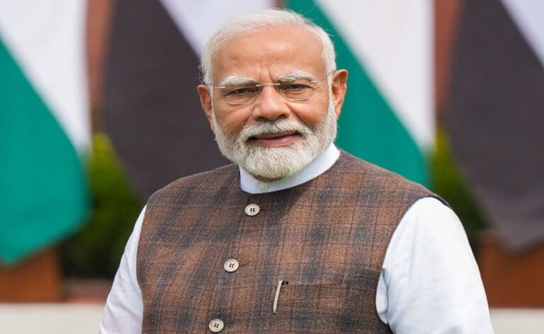 PM Modi ने होली पर शुभकामनाएं दीं: ‘उम्मीद है कि यह देशवासियों के जीवन में एकता और सद्भाव के रंग भर देगा’