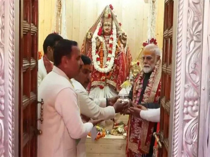 PM Modi worshipped Maa Ganga in mukhwa