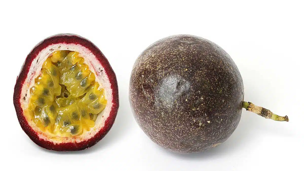 Health Benefits and Effects of Eating Passion Fruit