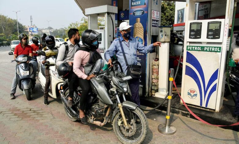 Refuelling of old vehicles banned in Delhi from April 1