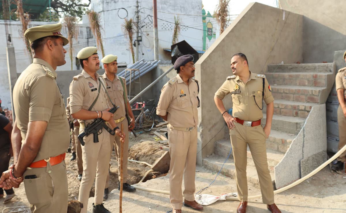 In Sambhal, SP did foot patrolling to maintain law and order