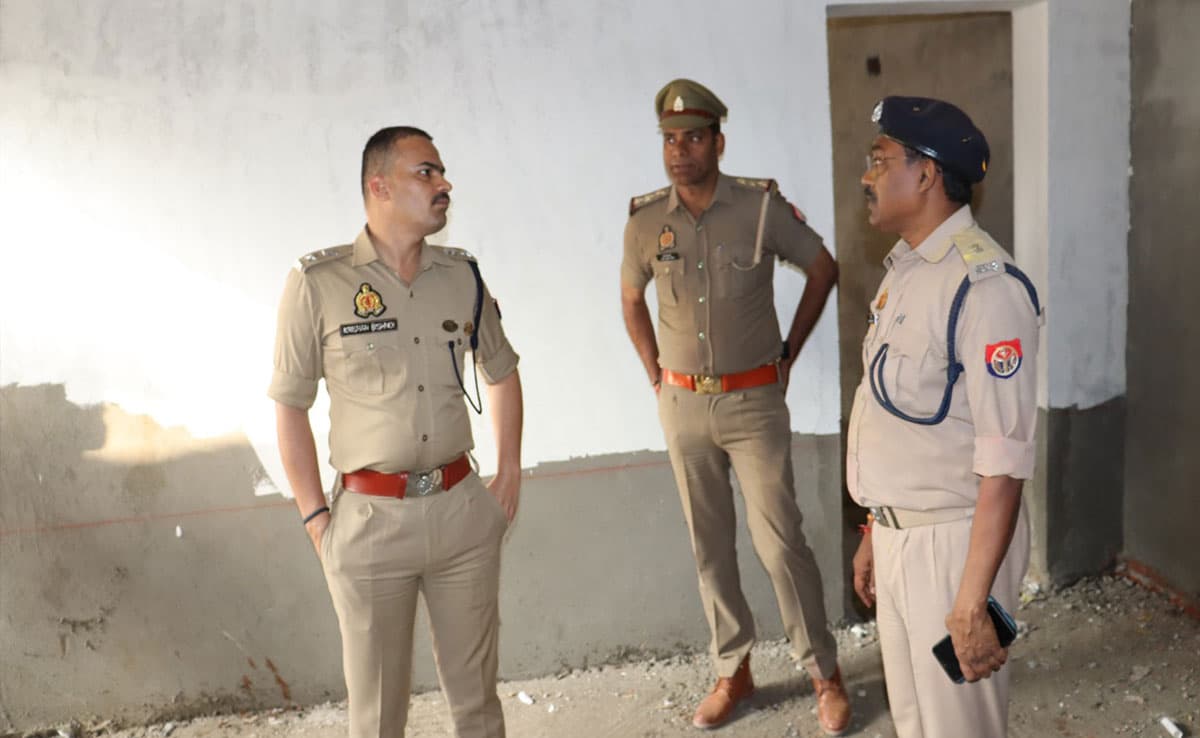 In Sambhal, SP did foot patrolling to maintain law and order