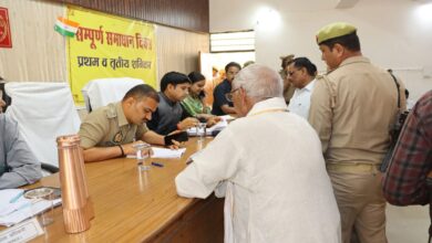 In Sambhal, the administration resolved the problems of the people on "Sampoorn Samadhan Diwas"