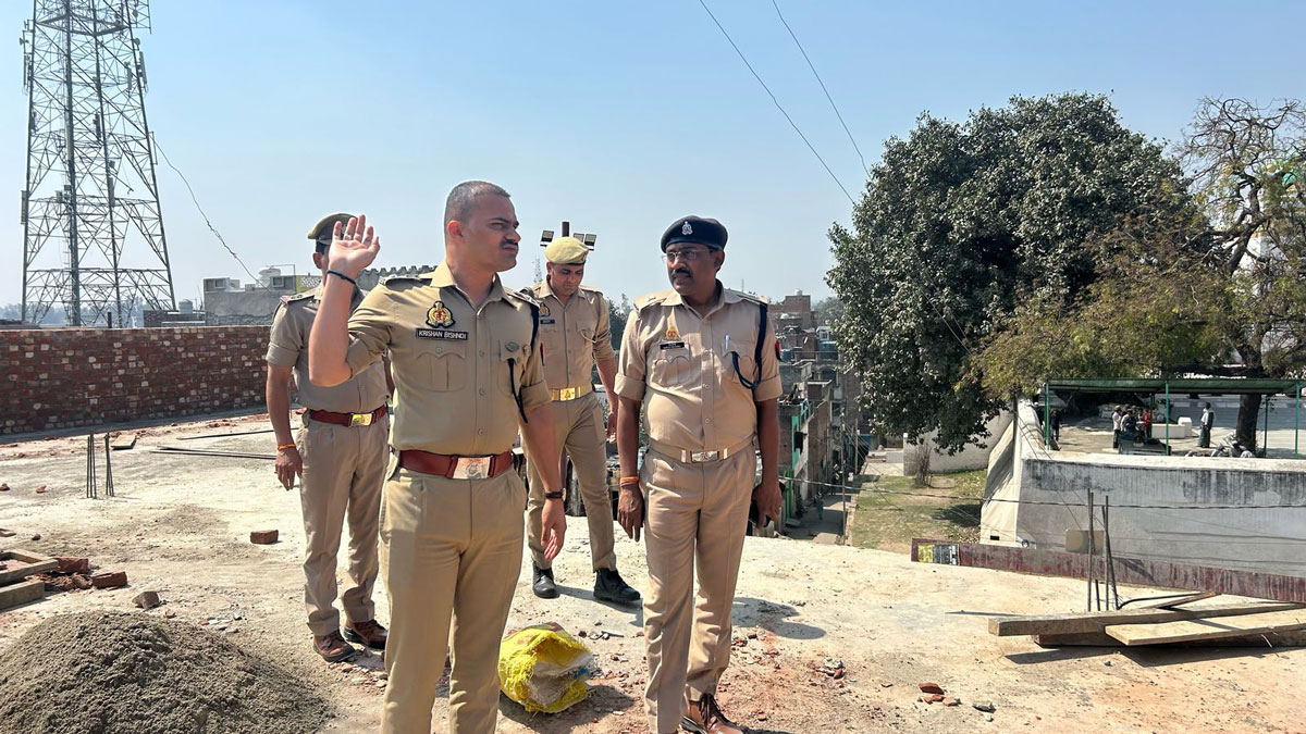 In Sambhal, the Superintendent of Police inspected the construction work of the outpost Deepa Sarai