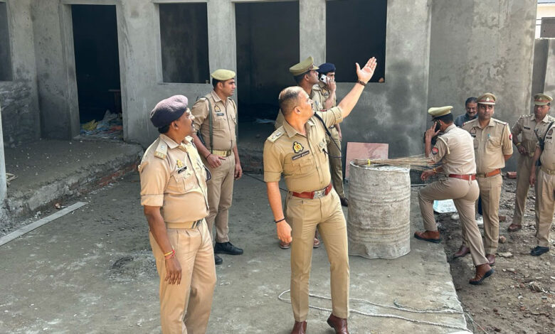 In Sambhal, the Superintendent of Police inspected the construction work of the outpost Deepa Sarai